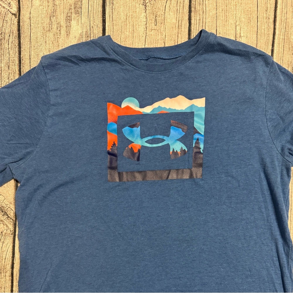 Under Armour short sleeve tee. Youth size XL.